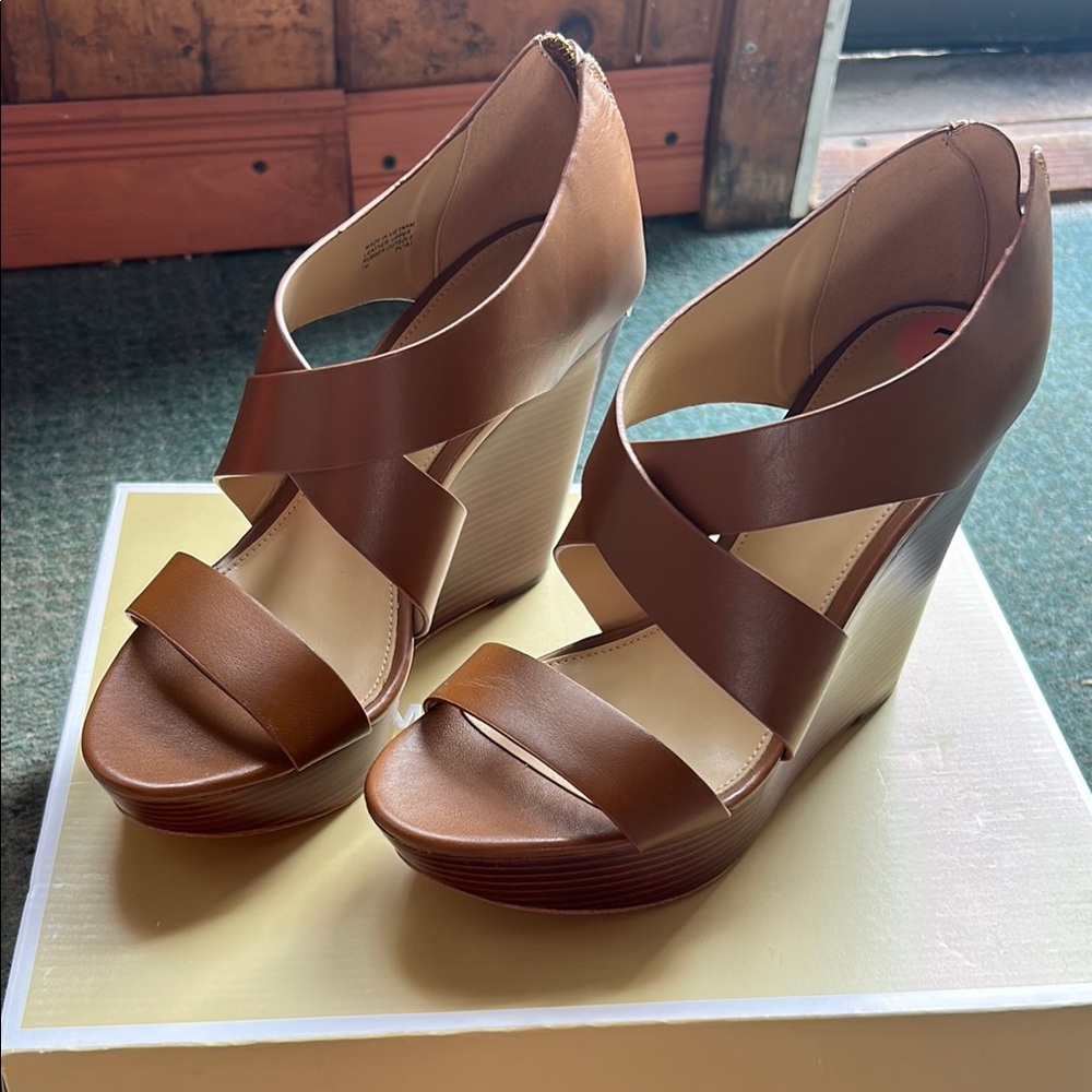NWOB Michael Kors Brown Wedges 7